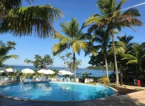 Excelente apartamento nr 317, 2dormitórios, Pé na Areia Praia das Toninhas com Piscina