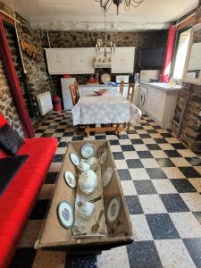 Gite Bellevue de charme avec cheminée et bois à disposition