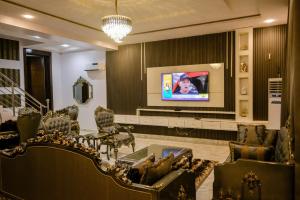 4 Bedroom Terraced Duplex for Airbnb Short Stay in Ikeja