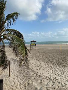 Apartamento amplo perto da Praia da Litorânea - Carmona Temporadas