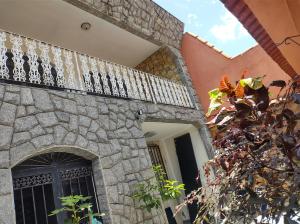 Casa Inteiro Com Internet e Garagem Grátis Próx Praias