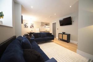 Apartment 4 Old Conservative Club in Historic Town - Pass the Keys