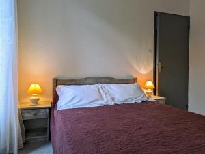 Maisons de vacances Gite Saint-Julien-des-Chazes, 4 pieces, 6 personnes - FR-1-582-11 : photos des chambres