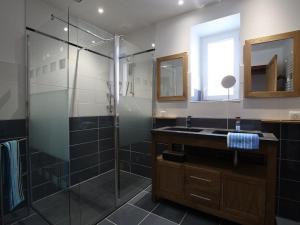 Maisons de vacances Gite Boisset, 5 pieces, 12 personnes - FR-1-582-246 : photos des chambres