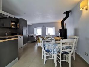 Maisons de vacances Gite Le Vernet, 3 pieces, 4 personnes - FR-1-582-318 : photos des chambres