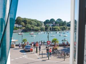 Maisons de vacances Maison mitoyenne avec jardin clos et terrasse a 200m de la plage - Vieux Port de Pornic - FR-1-306-1213 : photos des chambres