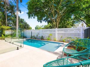 Pet Friendly Spacious Home with Lush Gardens, Pool Sunshine coast