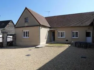 Maison rénovée avec jardin, 3 chambres, à 10 min de Chartres, idéale pour familles et escapades romantiques - FR-1-581-114 - 维舍