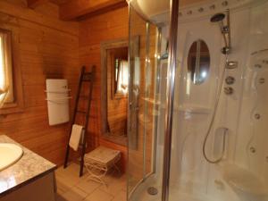 Maisons de vacances Chalet tout confort avec terrasse et poele, animaux acceptes - FR-1-589-233 : photos des chambres