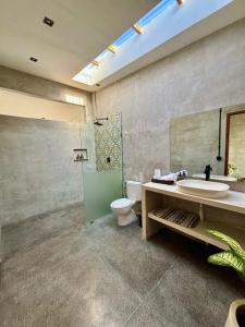 Biệt Thự Có Hồ Bơi Riêng (Villa with Private Pool)