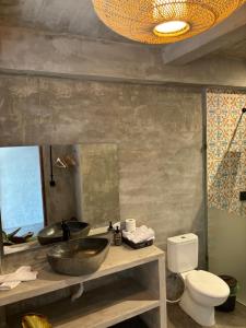 Biệt Thự Nhìn Ra Biển (Villa with Sea View)