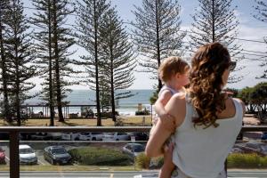 Alexandra Headland Beachfront Unit