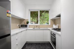 Complete Host Cromwell Rd Apartments