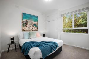 Complete Host Cromwell Rd Apartments