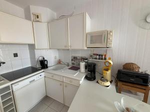 Appartement calme avec piscine à la Chaume - FR-1-197-154