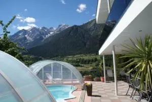 Komfortables Ferienhaus in Landeck mit Pool - Pians
