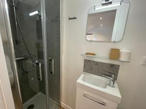Villa avec piscine chauffée proche plage, WiFi, billard et garage à La Tranche-sur-Mer - FR-1-22-333
