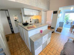 Charmante maisonnette avec jardin, proche plage et commodités, La Tranche sur Mer - FR-1-22-340