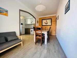 Maisons de vacances Maison cosy avec clim, WiFi, proche port et plages, 6 pers., Port-Vendres - FR-1-309-367 : photos des chambres