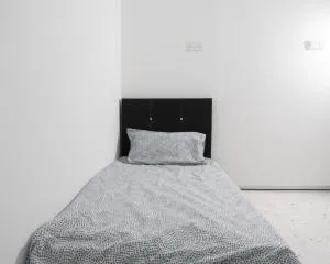 Miami Beach Hotel - Yan