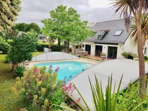 Maison de luxe à Guidel avec piscine, jacuzzi et brasero - FR-1-714-7 - Rédené