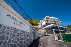 Dishli Hotel & Spa
