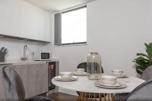 Luxury Penthouse, Minster Views, Terrace & Parking