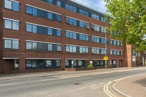 Smart 1 Bed Apartment in the Heart of Eastleigh