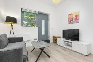 Modern 1 Bedroom Apartment in Central Woking - Horsell