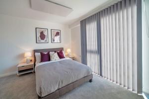 Contemporary 2 Bedroom Apartment in Ashford