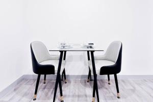 Contemporary 1 Bed Apartment in Central Wolverhampton