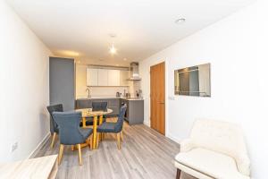 Contemporary 2 Bed Apartment in Central Manchester