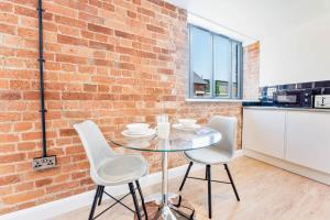 Characterful 1 Bed Apartment in Burton-on-Trent