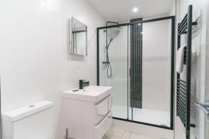 Modern 1 Bedroom Apartment in Preston Centre