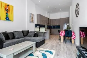 Lovely 1 Bedroom Apartment in Central Woking - Send