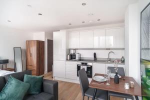 Stay Zeni, Alexandra Rise Manchester Cosy Studio