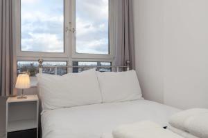 3 Bedroom Old Street Apartment - City Views