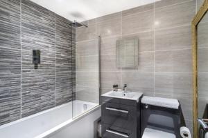 Central Liverpool 1 Bed Apartment w Balcony