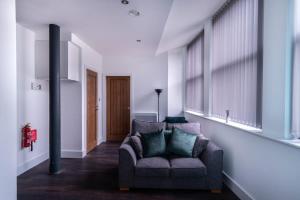 Central Liverpool 1 Bed Apartment w Balcony
