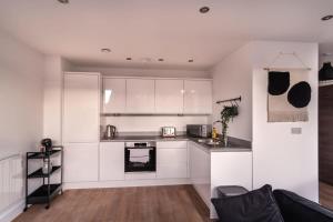 StayZeni, Alexandra Rise Manchester Sleek 1 Bed