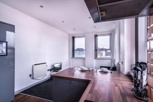 Contemporary 1 Bed Apartment in Central Blackburn