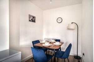 Spacious 2 Bed Apartment in Waterloo Liverpool