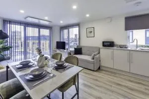 Modern and Bright 2 Bed Apartment in Ashford - 韦尔斯布罗斯