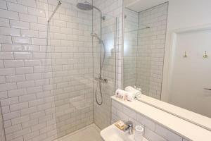 Superb 2Bed 2Bath 5min walk to Victoria Station