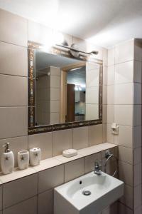 Porto Cheli Studio - Poolside Lux Getaway