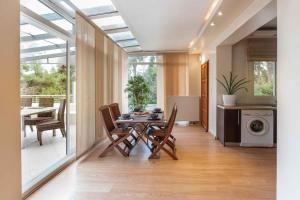 Heras Resort with Private Pool and Lush Garden