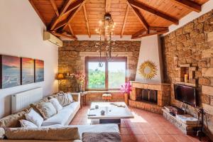 Manis Aura Seaside - Paradise Villa With Garden