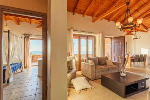 Mani Panoramic Views - Private Sunny Retreat