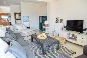 Rio Beachfront Escape - Luxurious Coastal Retreat - Paralía Proastíou