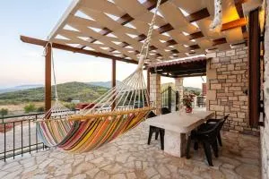 Polilimnio Mini Castle - Fotini's Unique Eco Gem - Sapríki